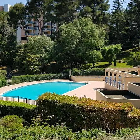 Apartment Confortable 2p 50m2 Dans Beau Parc,piscine,tennis
