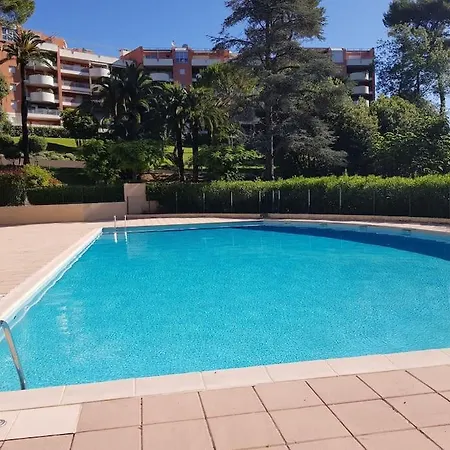 Confortable 2p 50m2 Dans Beau Parc,piscine,tennis Cannes