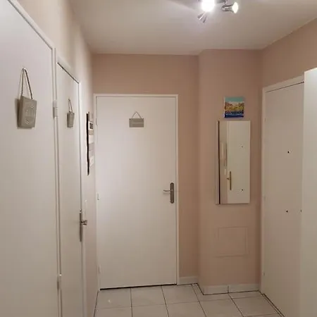 Confortable 2p 50m2 Dans Beau Parc,piscine,tennis Apartman