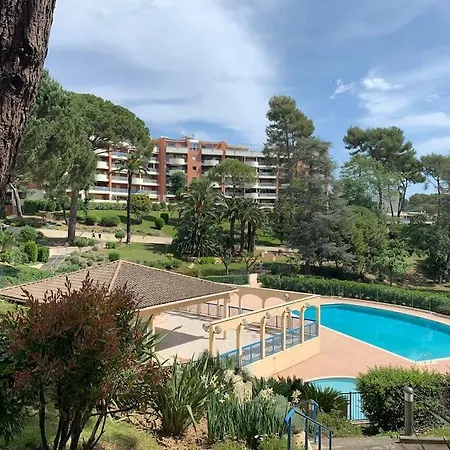 Confortable 2p 50m2 Dans Beau Parc,piscine,tennis Cannes