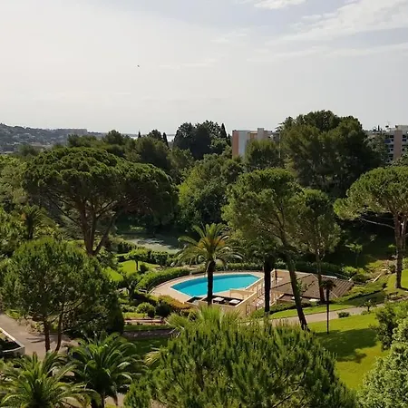 Confortable 2p 50m2 Dans Beau Parc,piscine,tennis